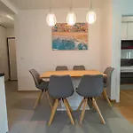 Lägenhet Wing 77 By Belmont Realty