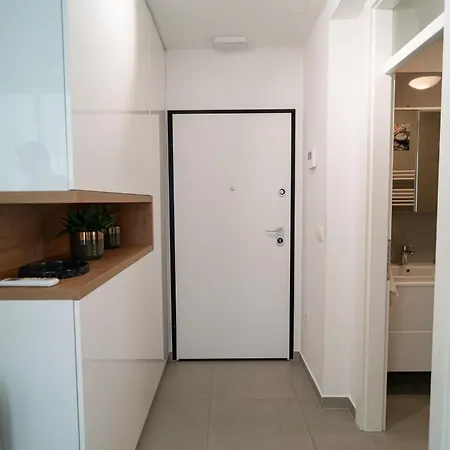 Wing 77 By Belmont Realty Zadar